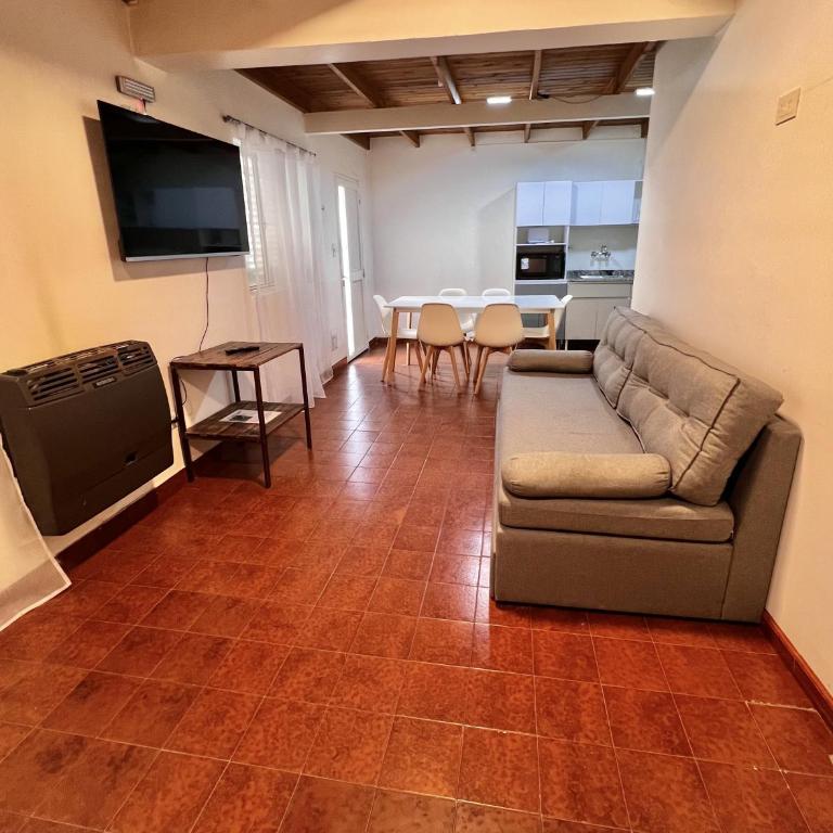 Amplio departamento renovado en el centro de la ciudad - Apartamento de 2 dormitorios - 24