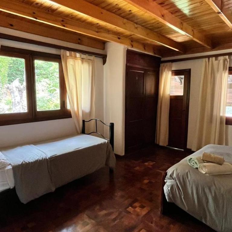 Hostel Cumbrecita Planeta - Habitación Triple con balcón - 10