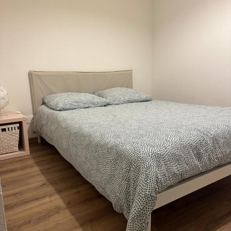 Christmas Market Cozy 1 bedroom and 1 convertible - One-Bedroom Apartment - 14
