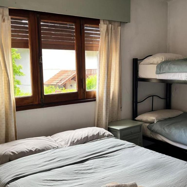 Hostel Cumbrecita Planeta - Habitación Cuádruple - vistas al jardín - 6