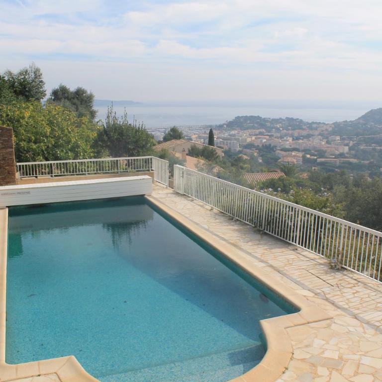 Le GRAND SUD - Two-Bedroom Apartment with Terrace and Sea View - 1