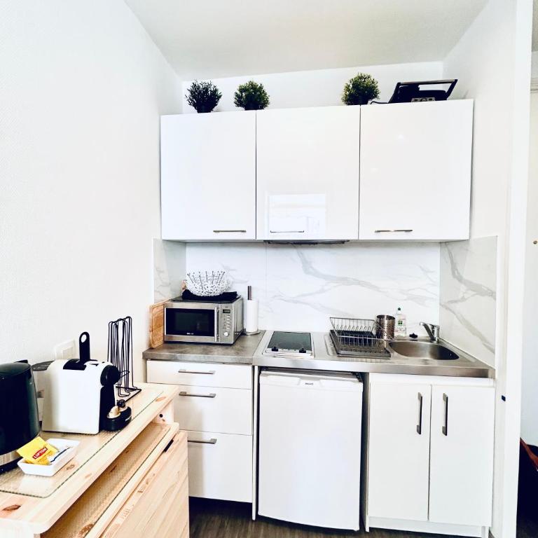 Studio Cocooning avec terrasse au calme Quartier Les Musiciens Mer à 7 minutes à pieds - Appartement 1 Chambre - 10