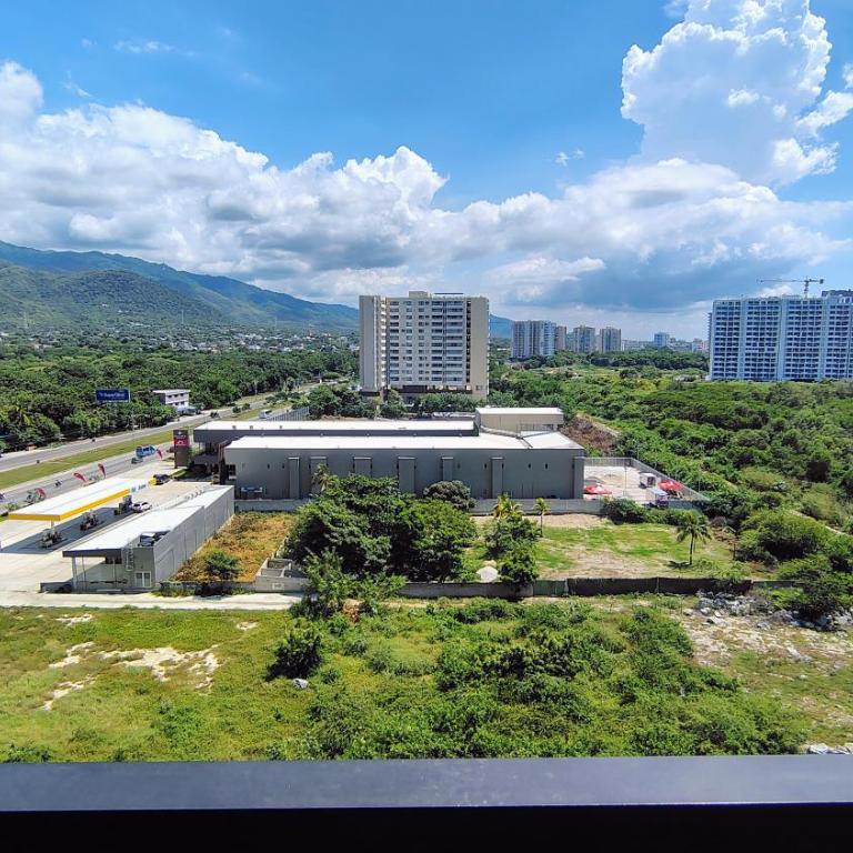 Apartamento con suite y encanto costero - Three-Bedroom Apartment - 19
