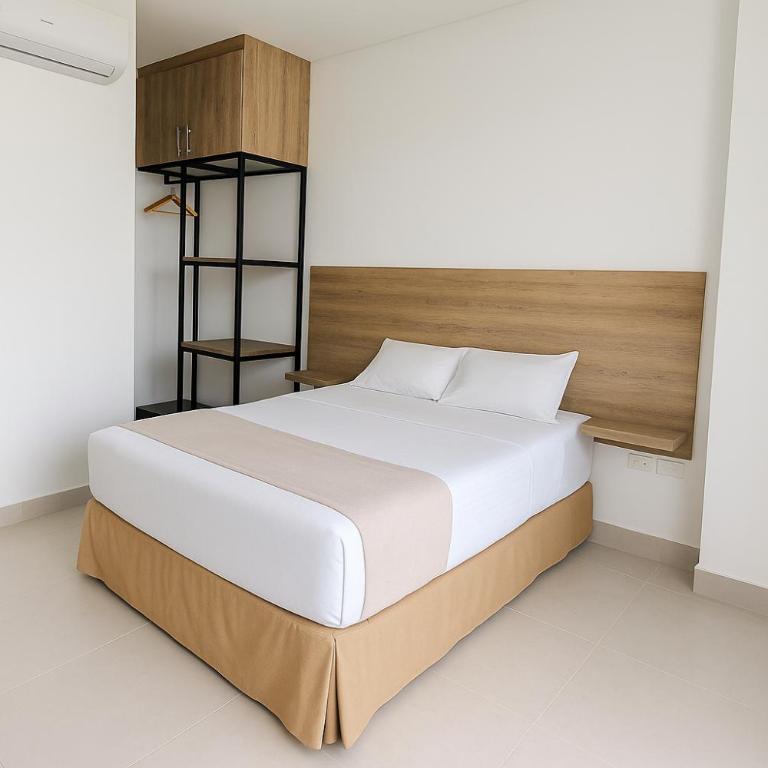 Apartamento con suite y encanto costero - Three-Bedroom Apartment - 21