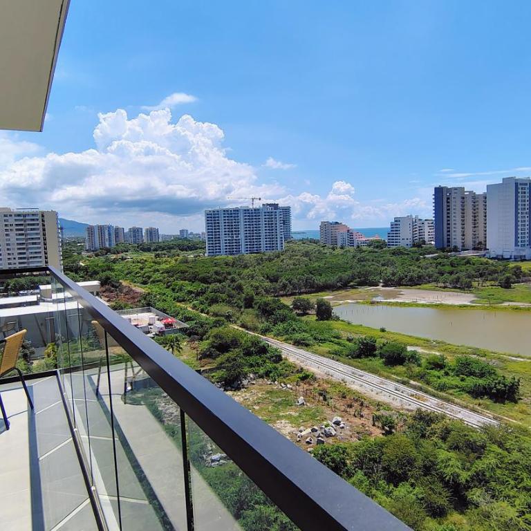 Apartamento con suite y encanto costero - Three-Bedroom Apartment - 24