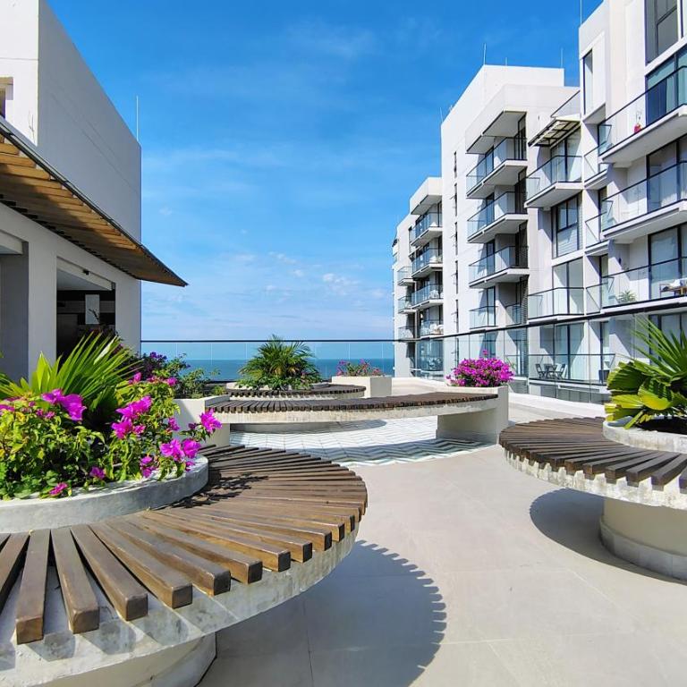 Apartamento con suite y encanto costero - Three-Bedroom Apartment - 34