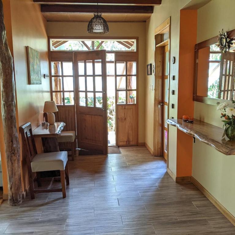 Casa Mandarina-Lush riverside cloud forest home- walk to town - Five-Bedroom House - 31