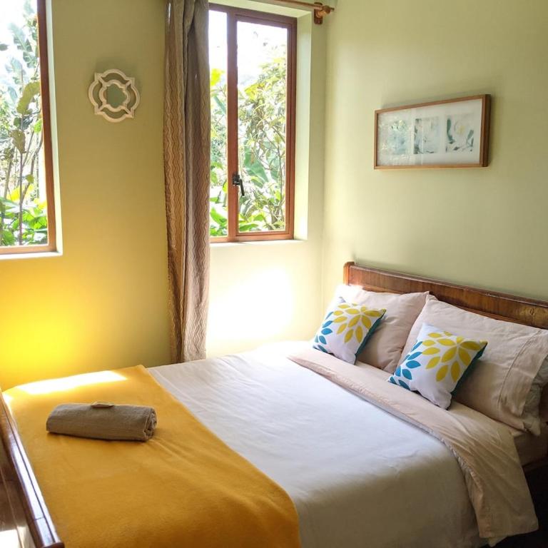 Casa Mandarina-Lush riverside cloud forest home- walk to town - Five-Bedroom House - 41