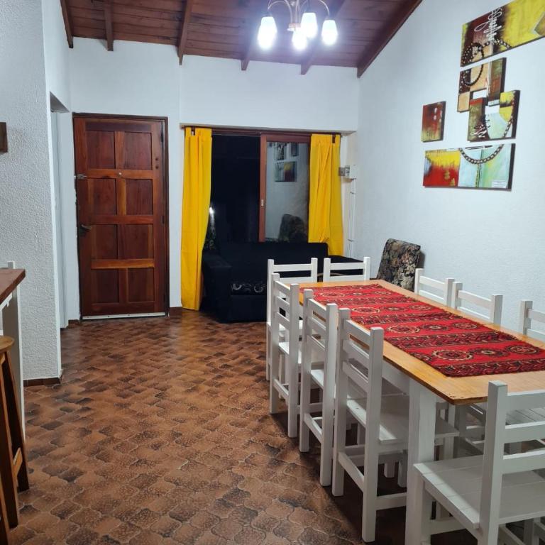 cecilia san clemente - Four-Bedroom House - 1