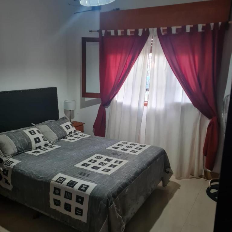 cecilia san clemente - Two-Bedroom House - 5