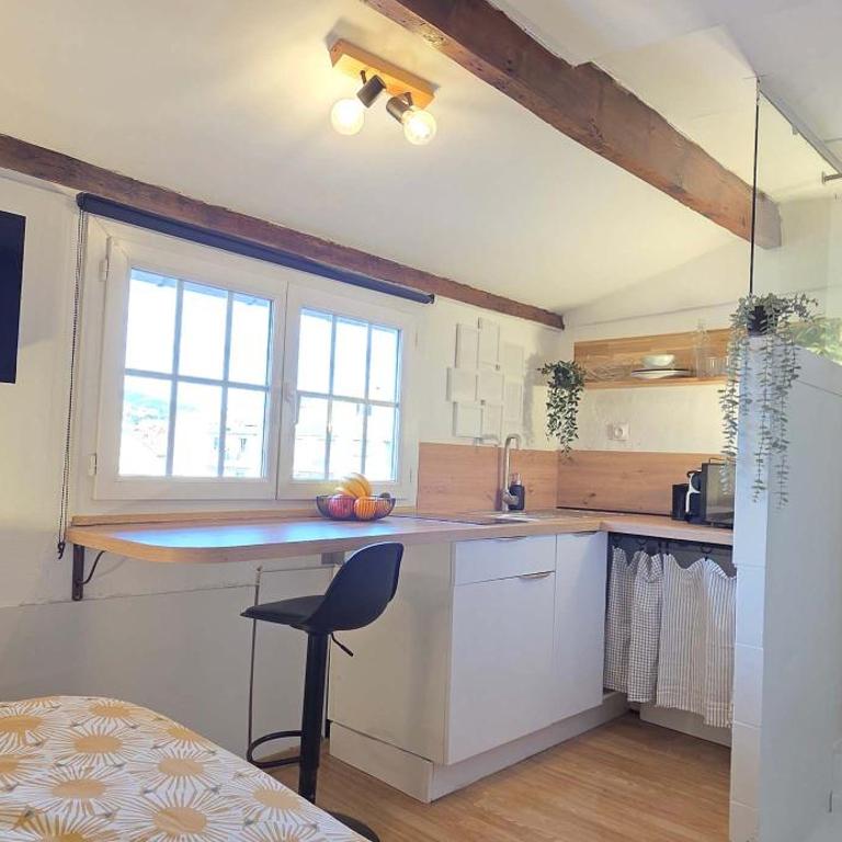 Studio Cosy avec vue sur Montagnes, proche Gare - Studio - 4