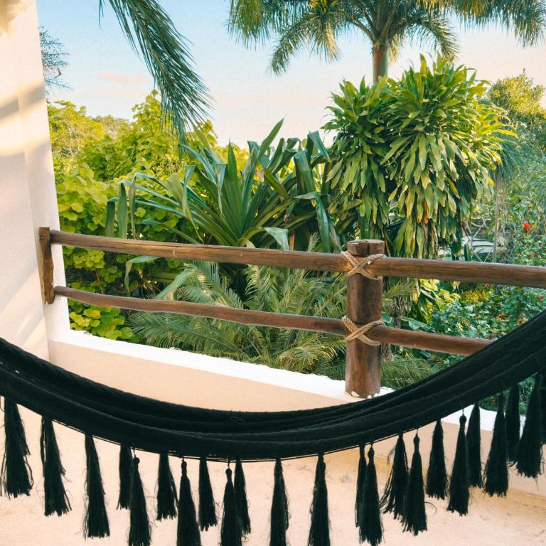 Hotel Aires Bacalar - Habitación con cama grande y terraza - 3