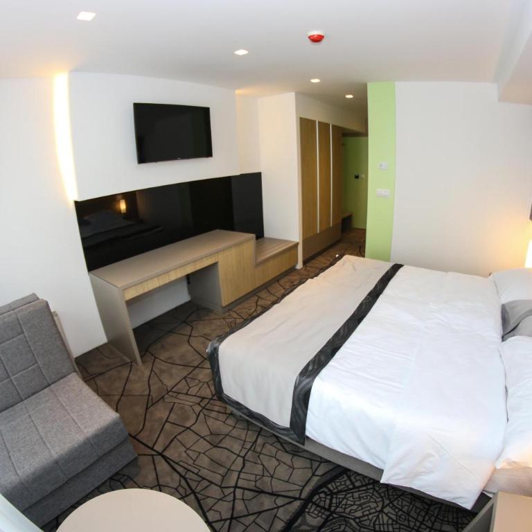 Hotel Grad - Trokrevetna Soba - 4