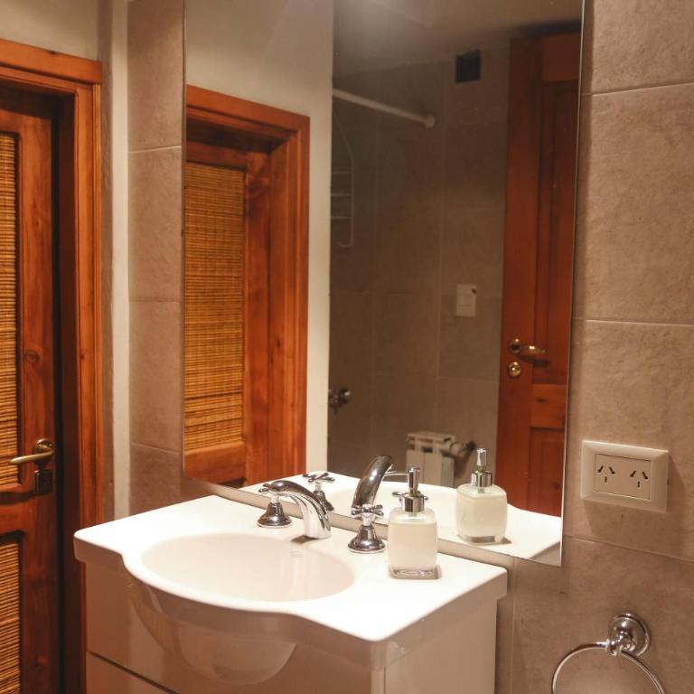 Residencia con alma patagónica en Arelauquen Golf & Country Club - Villa - 71