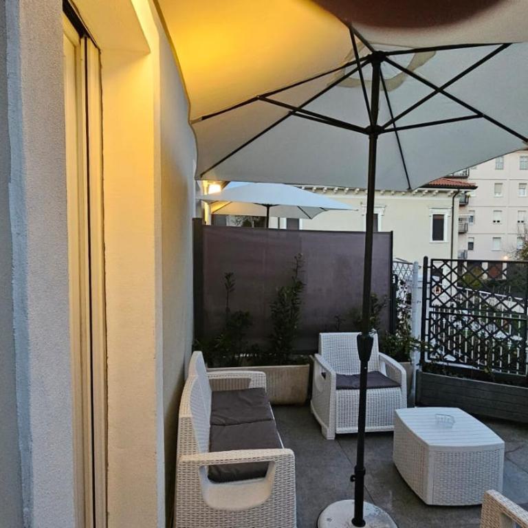Lovely Suite, Villa Joy Verona , Luxury Romantic Suite with Jacuzzi, City Center - Appartamento - 19