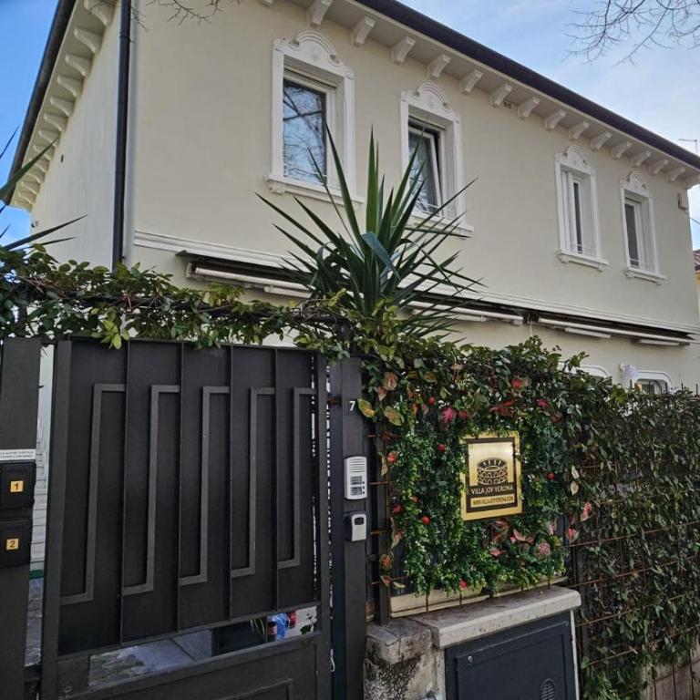 Junior Suite, Villa Joy Verona, Romantic, with garden, elegant living room, near the city center - Appartamento con 1 Camera da Letto - 23