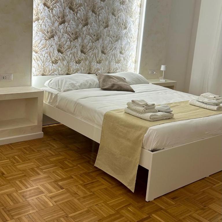 Gregory LeM Collection - Large Double Room - 1