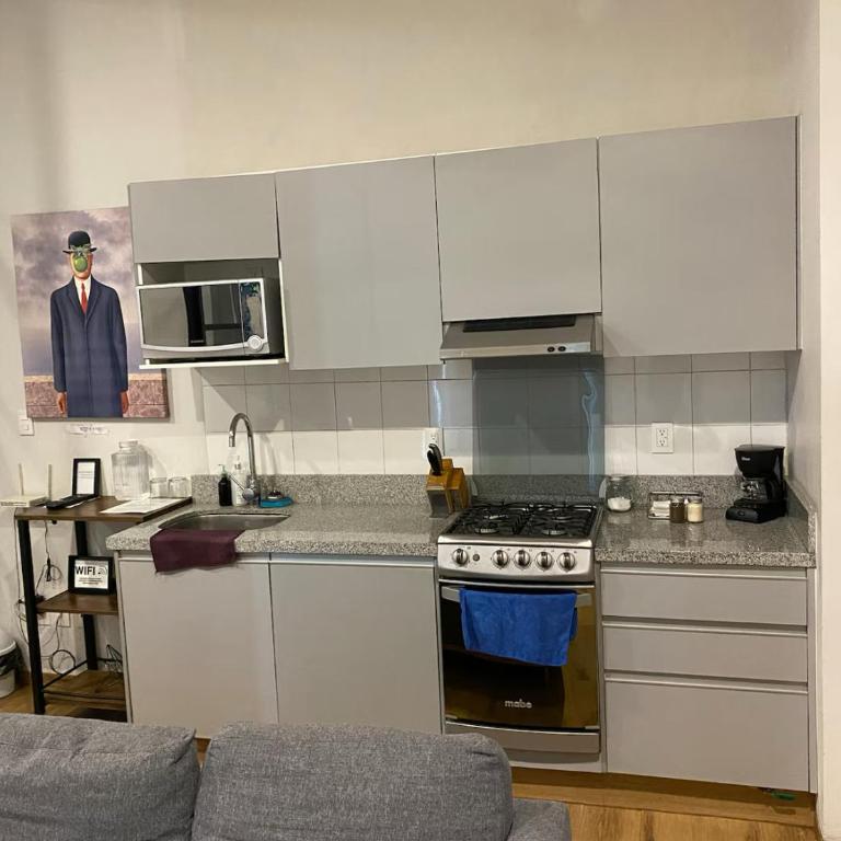 Kasa Nápoles - Apartment with Shower - 10