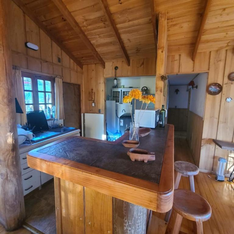 Cabaña Huenehue - Orilla de Lago - Three-Bedroom Vacation Home - 4