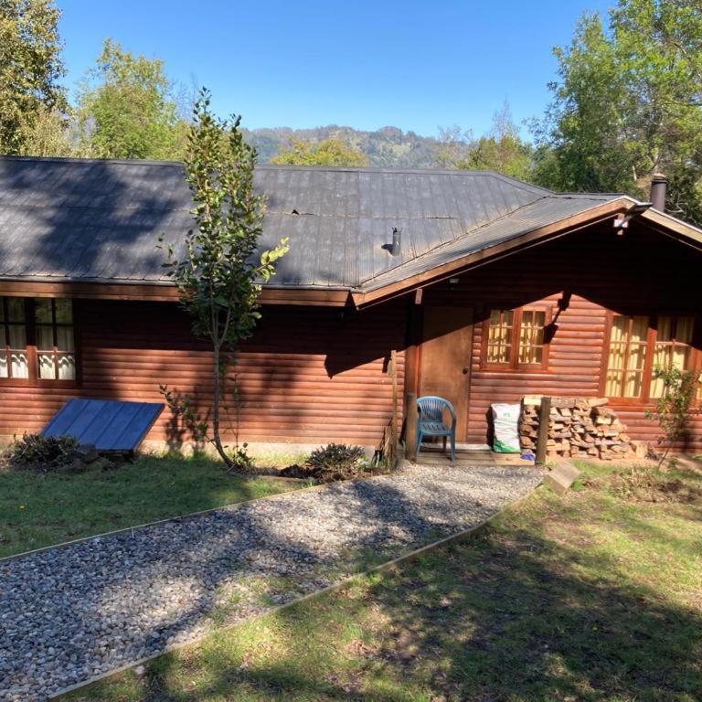 Cabaña Huenehue - Orilla de Lago - Three-Bedroom Vacation Home - 23