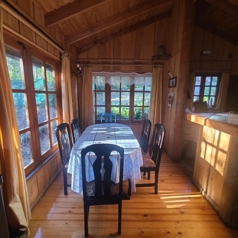 Cabaña Huenehue - Orilla de Lago - Three-Bedroom Vacation Home - 26