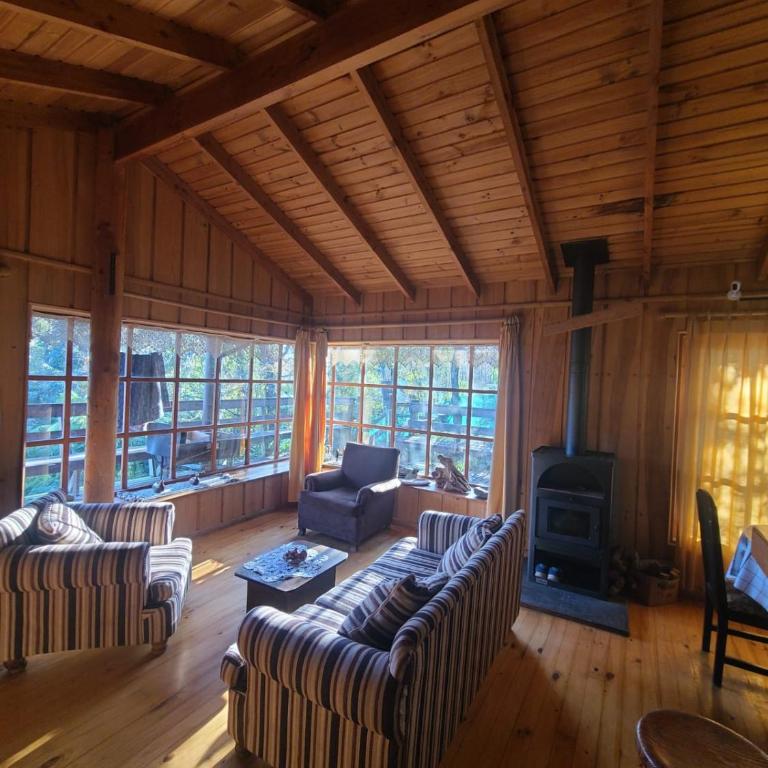 Cabaña Huenehue - Orilla de Lago - Three-Bedroom Vacation Home - 32