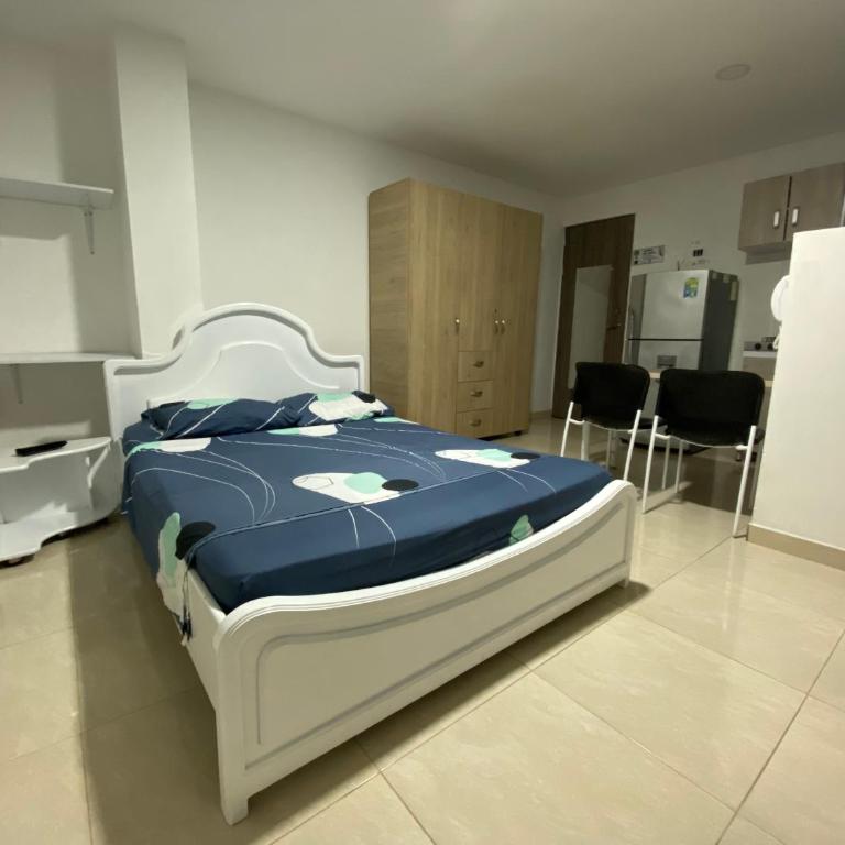 Sensacional Aparta estudio NUEVO en champagnat - Apartamento de 1 dormitorio - 3