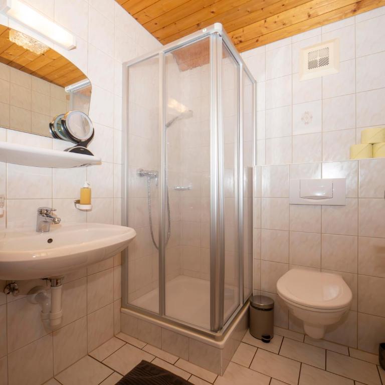 Hof Unterhuben - Familienzimmer mit Balkon - 16