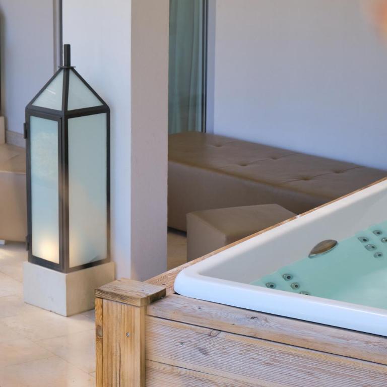 HOTEL BARONE DI MARE - Suite King con Vasca Idromassaggio - 5