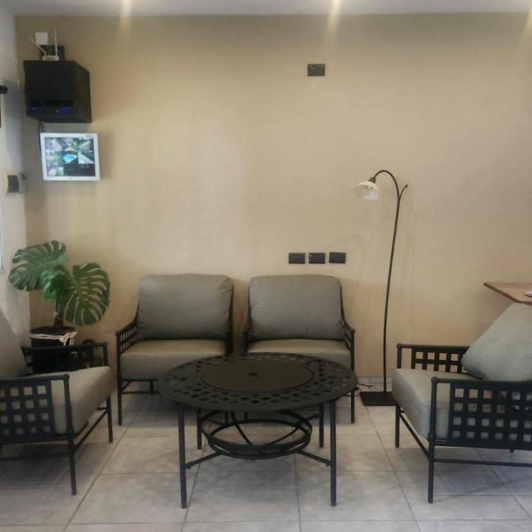 Casa quinta pileta y parrilla en General Rodríguez - Three-Bedroom Villa - 36