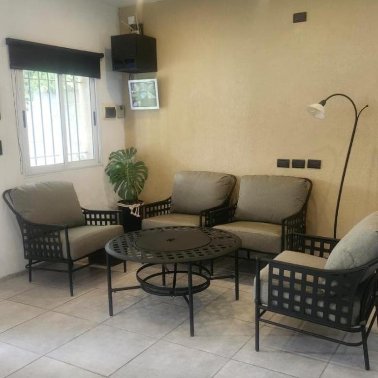 Casa quinta pileta y parrilla en General Rodríguez - Three-Bedroom Villa - 9