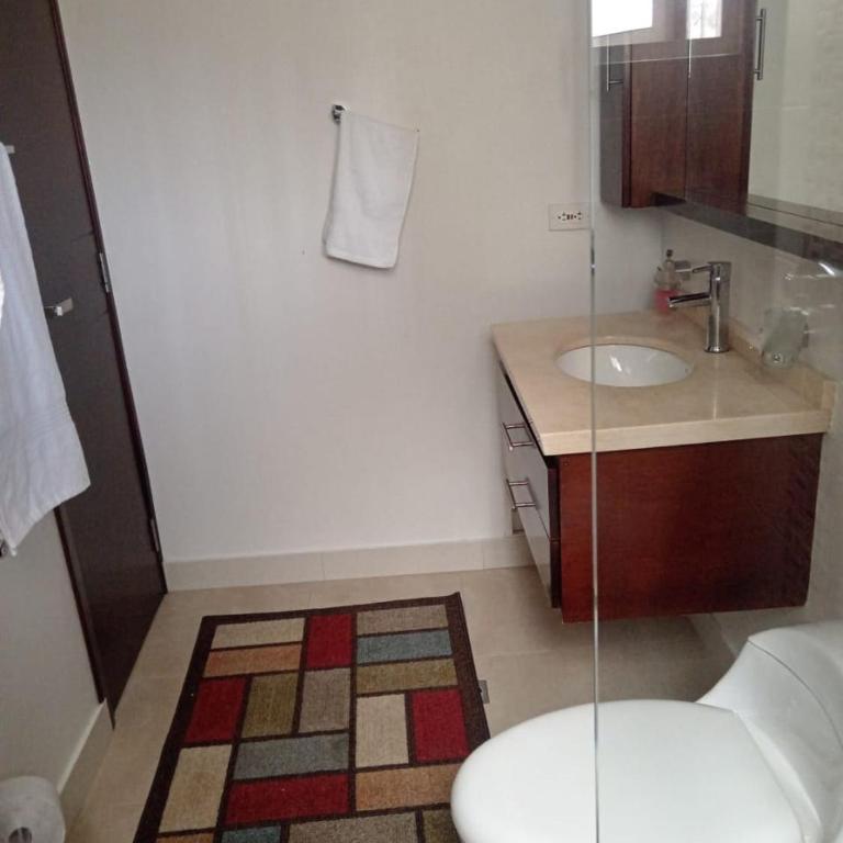 Apartamento amplio, moderno y muy bien ubicado - Apartamento de 3 dormitorios - 4