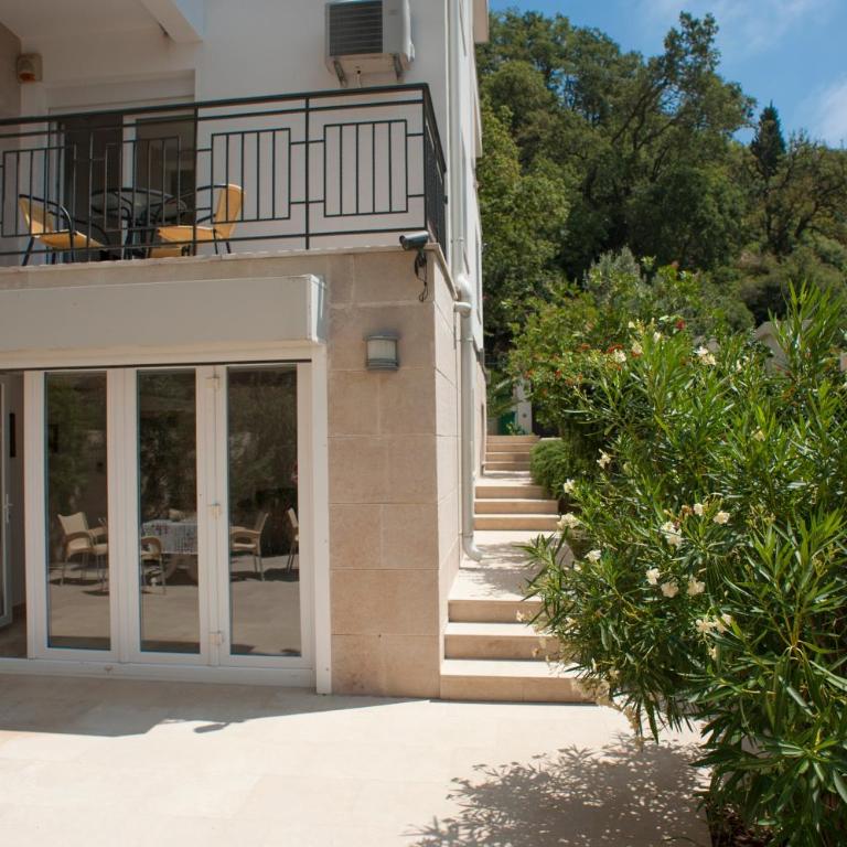 Apartments Villa Simonovic - Villa - Beach Front - 4