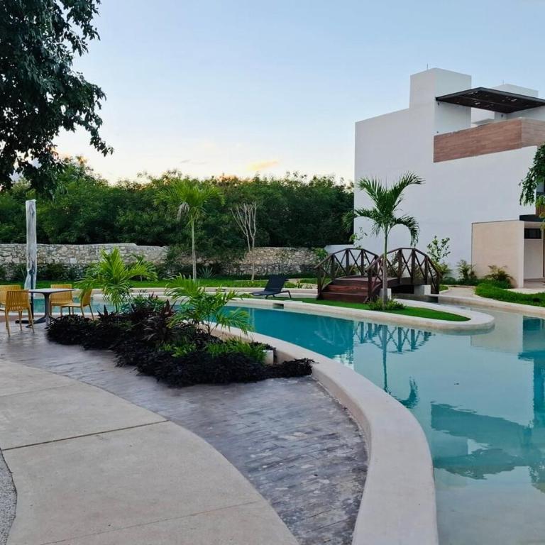 Moderno Depto en Zona Norte, con Alberca y Amenidades - Two-Bedroom Apartment - 1
