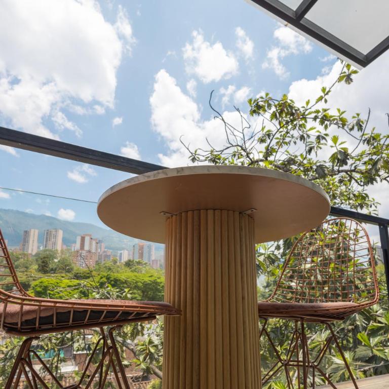 Glow Medellín - Habitación Doble con balcón - 7