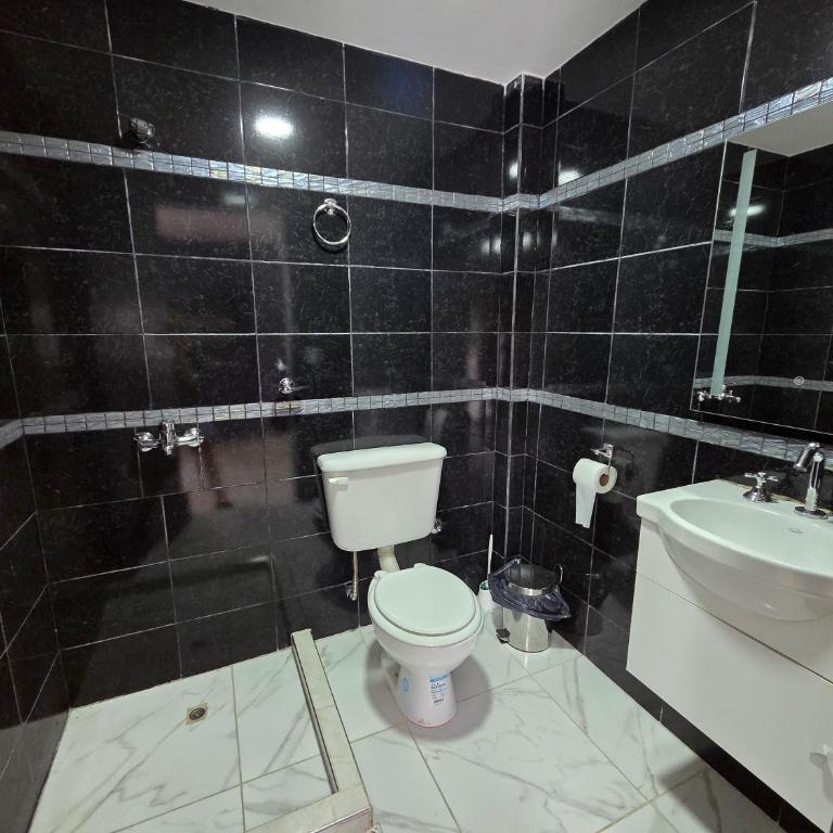 Alisos Suite FC Vip - Three-Bedroom House - 19