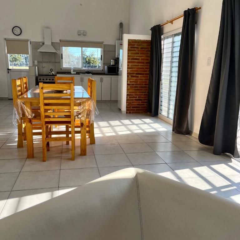 Hospedaje Emanuel Baradero - Two-Bedroom House - 11
