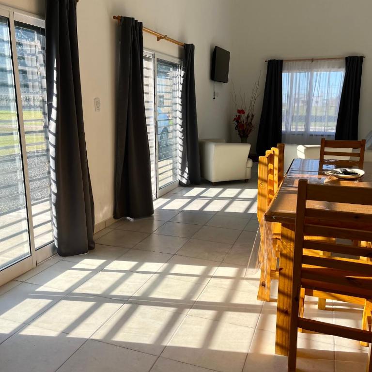 Hospedaje Emanuel Baradero - Two-Bedroom House - 10