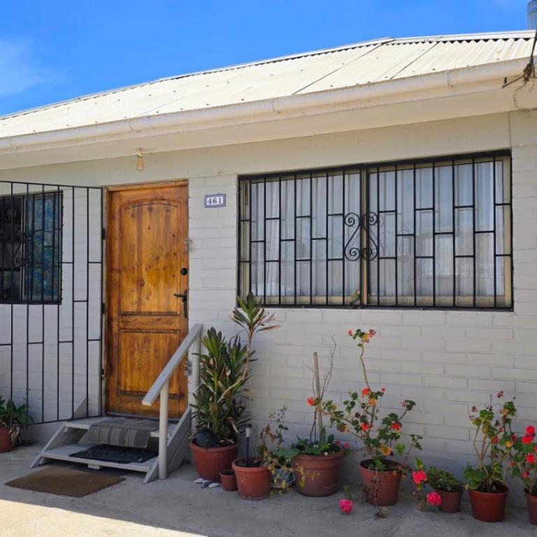 Encantadora Casa con Balcón a Pasos del Mar - One-Bedroom House - 1