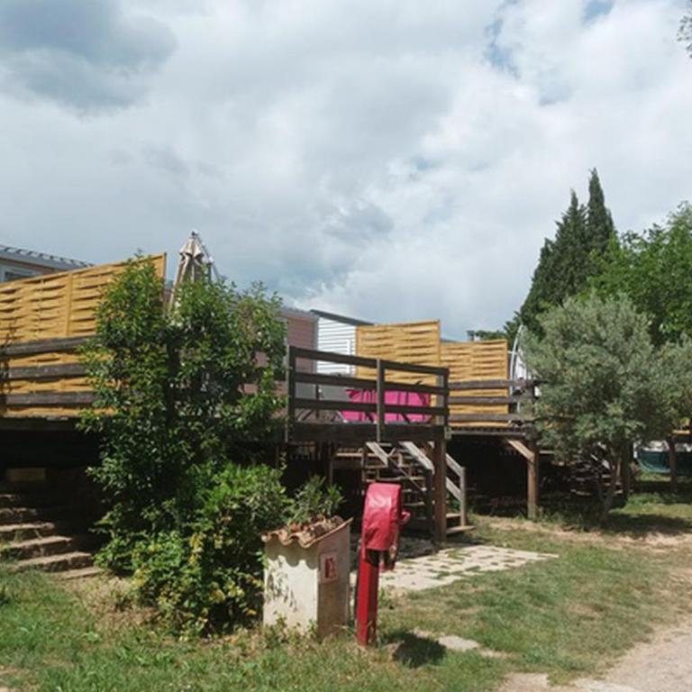 Mobil-home sur pilotis avec terrasse - API-1-52-1009 - Mobile Home - 7