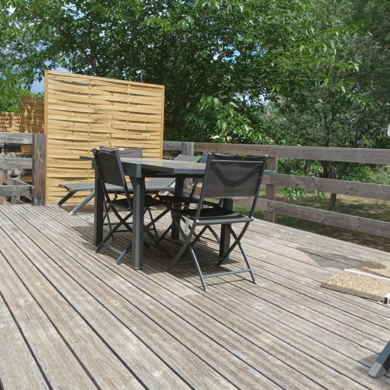 Mobil-home sur pilotis avec terrasse - API-1-52-1009 - Mobile Home - 12