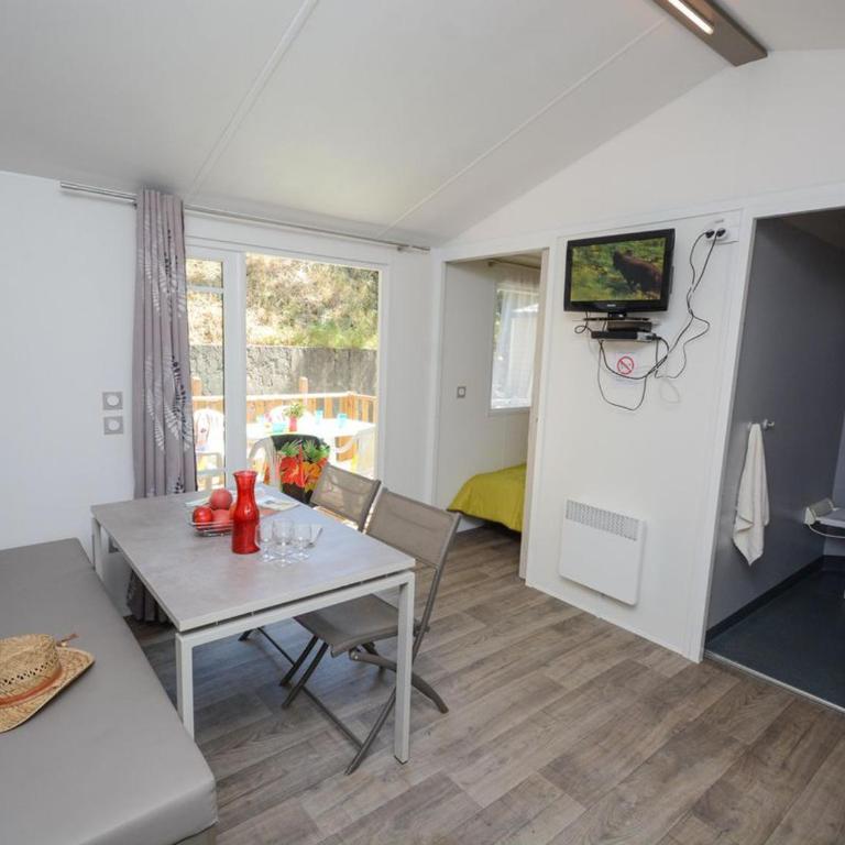 Mobil-home PMR avec Terrasse à Hyères - API-1-52-1030 - Mobilheim - 1