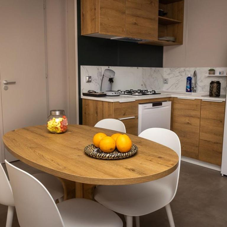 Mobil-home cosy avec terrasse - 5 personnes - API-1-52-1041 - Mobile Home - 4