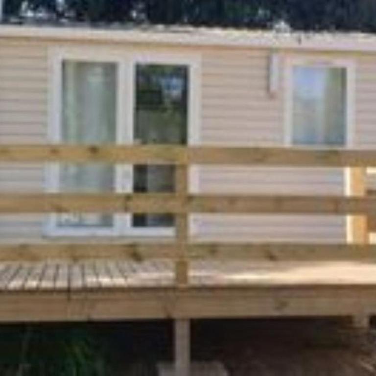 Mobil-Home Cozy avec Terrasse à Roquebrune-sur-Argens - API-1-52-1053 - Mobile Home - 1