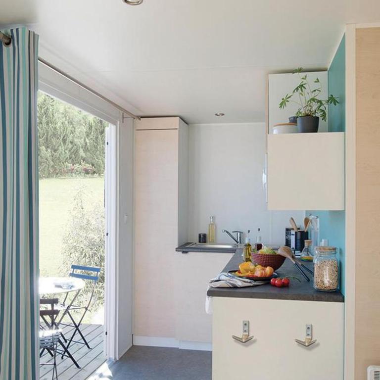 Mobil-Home Cozy avec Terrasse à Roquebrune-sur-Argens - API-1-52-1053 - Mobile Home - 6