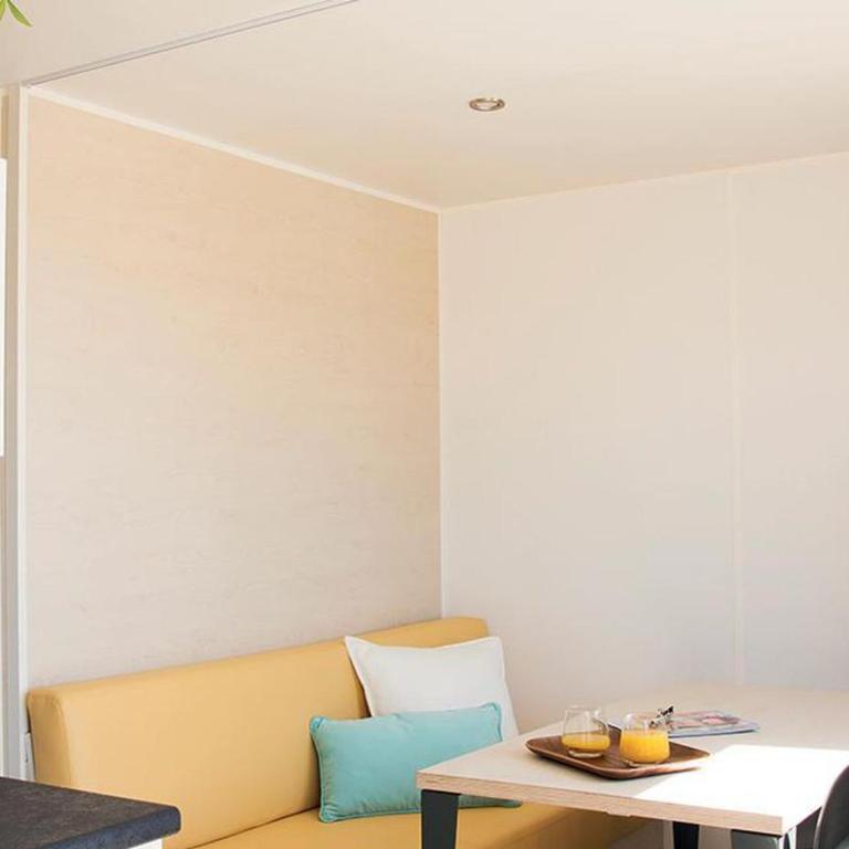 Mobil-Home Cozy avec Terrasse à Roquebrune-sur-Argens - API-1-52-1053 - Mobile Home - 7