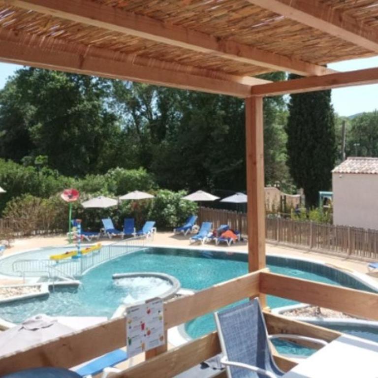 Mobil-Home Cozy avec Terrasse à Roquebrune-sur-Argens - API-1-52-1053 - Mobile Home - 13