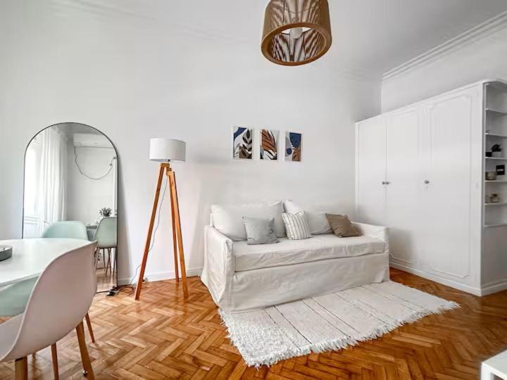 Luminoso Depto en Recoleta - Ubicacion Perfecta! - Apartamento Clásico - 18