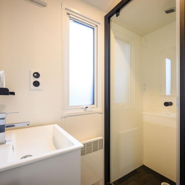 Mobil-home de 40m² pour 8 personnes avec rampe d'accès - API-1-52-1083 - Casa Mobile - 10
