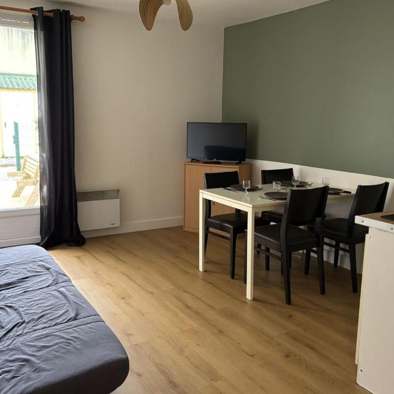 Appartement 28m² avec Terrasse et Cuisine Équipée - API-1-52-1157 - Appartement - 2